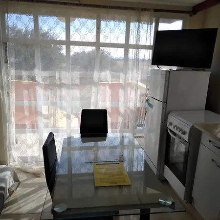 Casa vacanze Mersinera Paradise Garden Noah House Kivisil